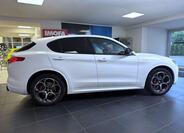 Alfa Romeo Stelvio 4