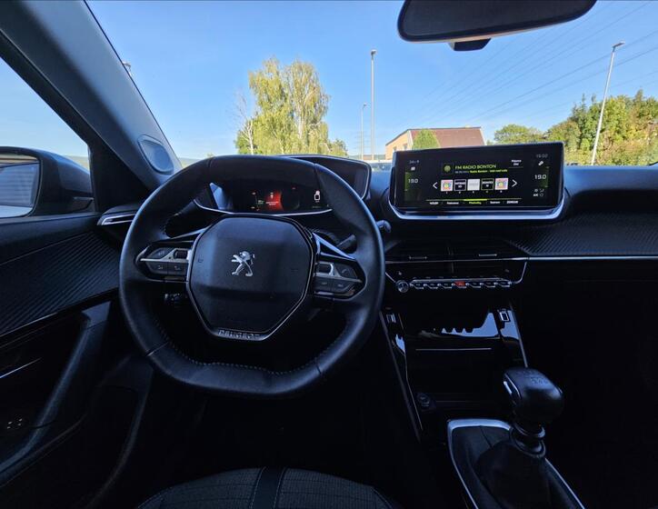 Peugeot 2008 6