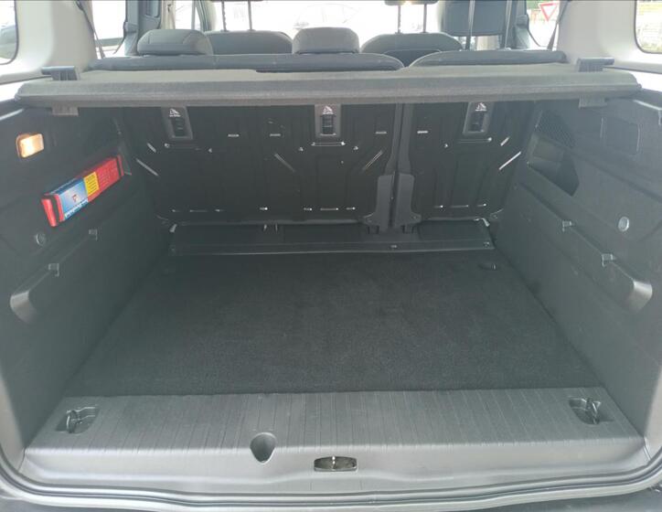 Peugeot Rifter 6