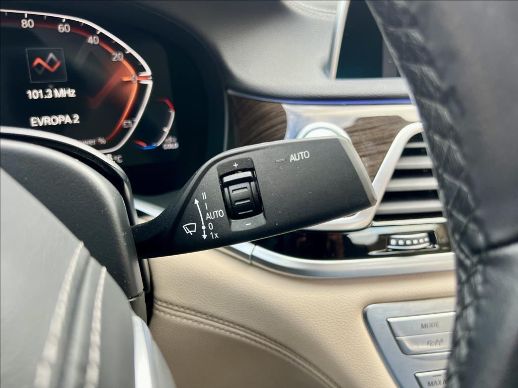 BMW Řada 7 26