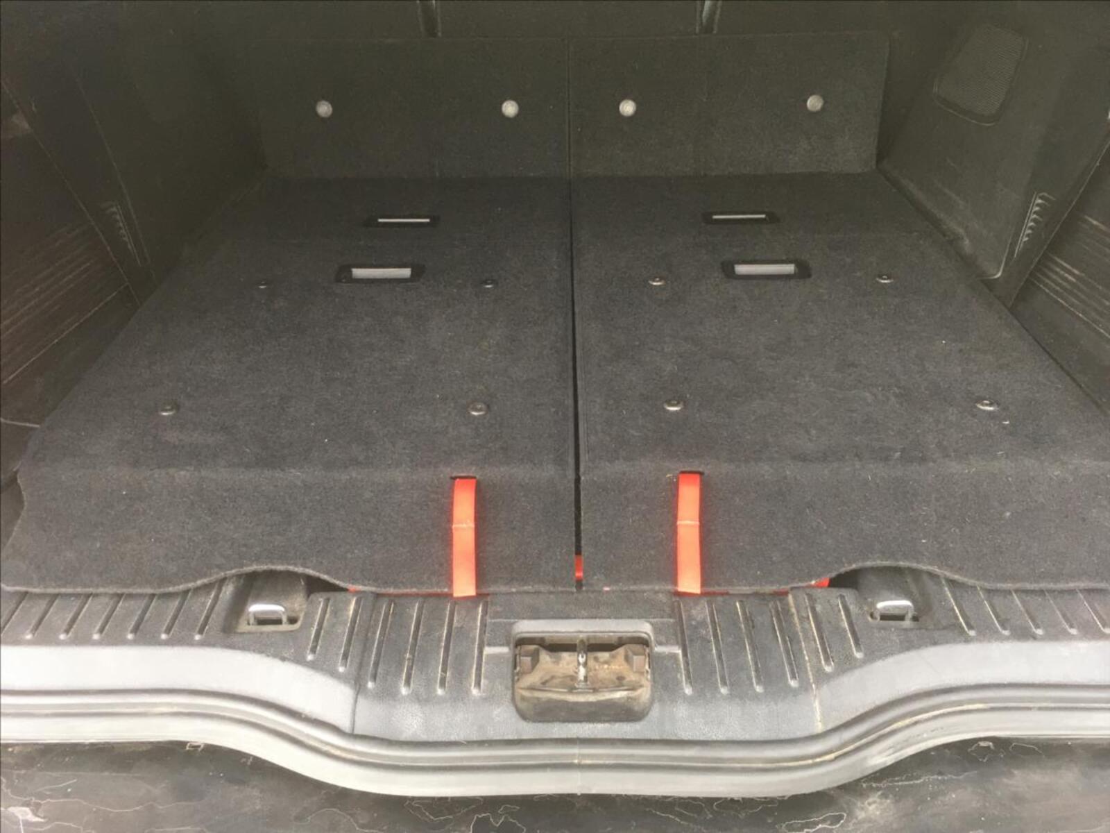 Ford Galaxy 19