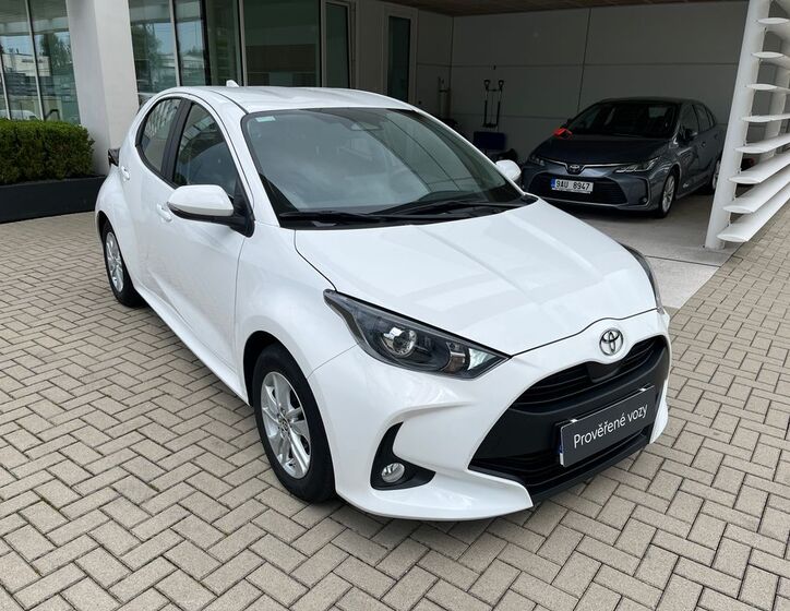 Toyota Yaris 8