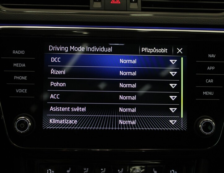 Škoda Superb 12