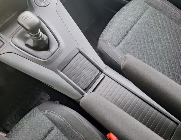 Peugeot Rifter 18