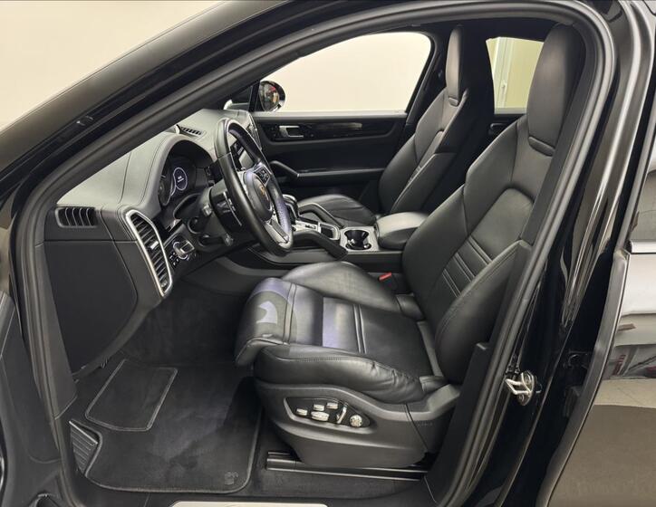 Porsche Cayenne 41
