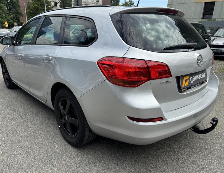 Opel Astra 6