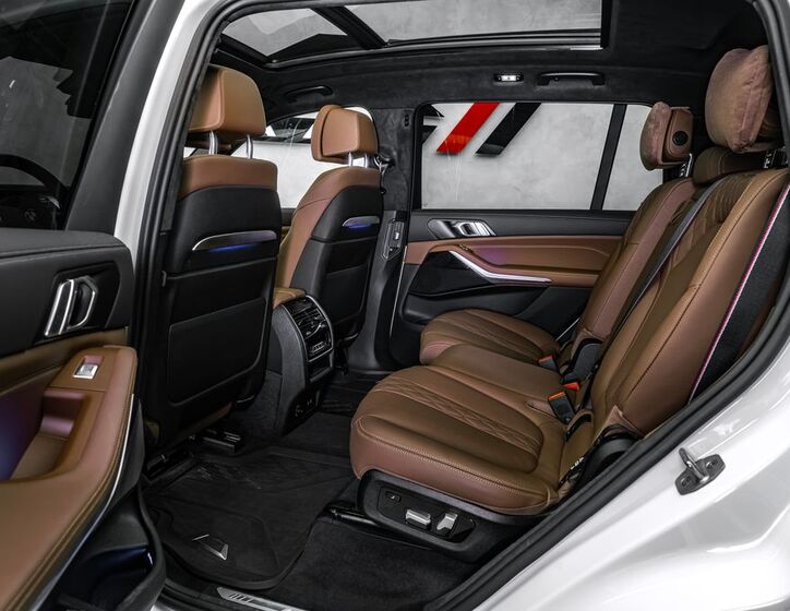 BMW X7 14
