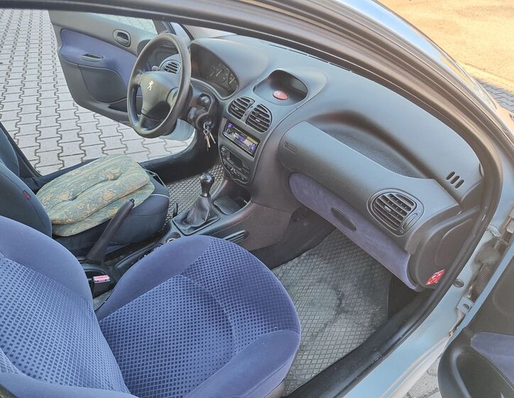 Peugeot 206 9