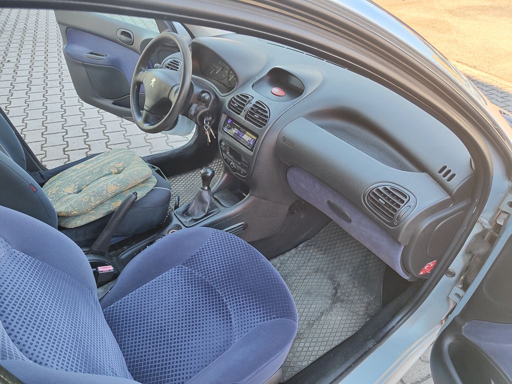 Peugeot 206