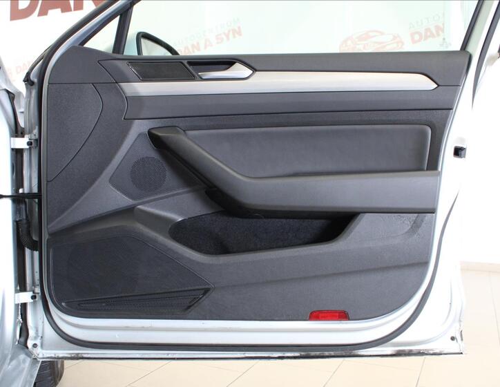 Volkswagen Passat 11