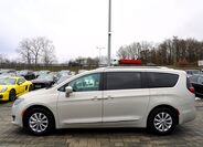 Chrysler Pacifica 3
