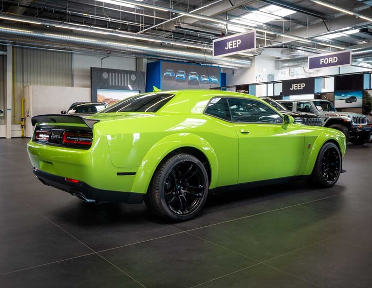 Dodge Challenger 8