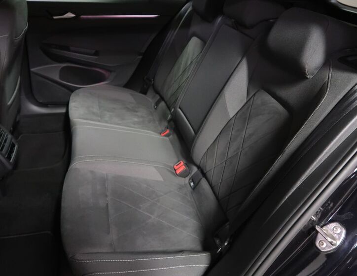 Volkswagen Golf 10