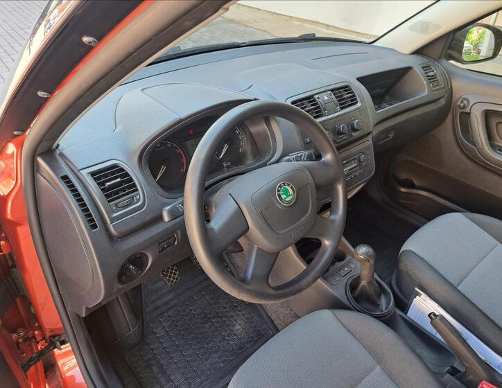 Škoda Fabia 16