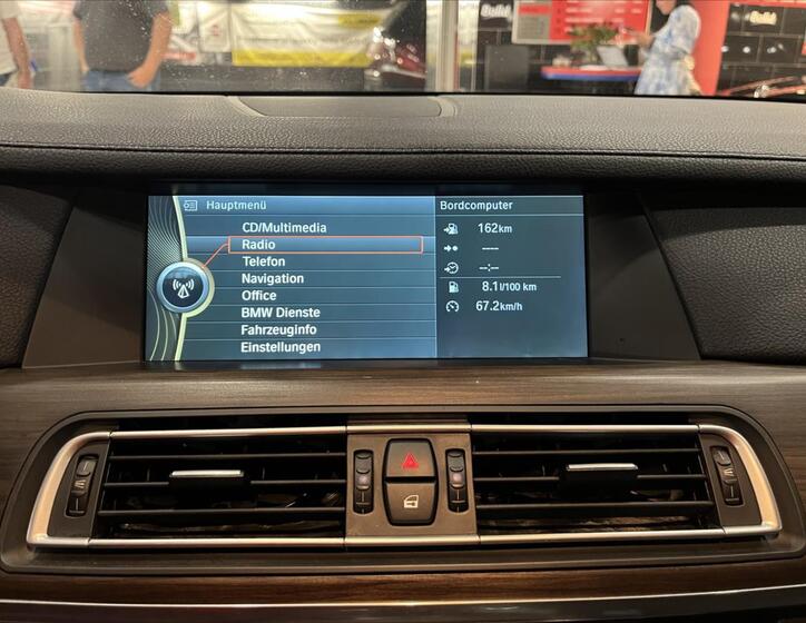 BMW Řada 7 30