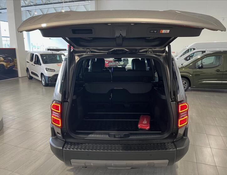 Toyota Land Cruiser 8