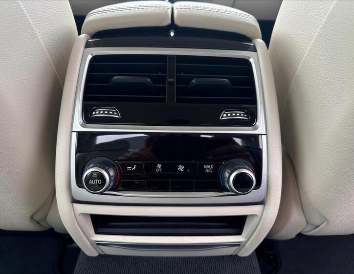 BMW Řada 7 15