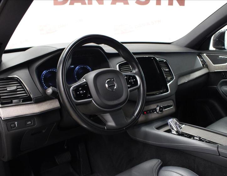 Volvo XC90 10