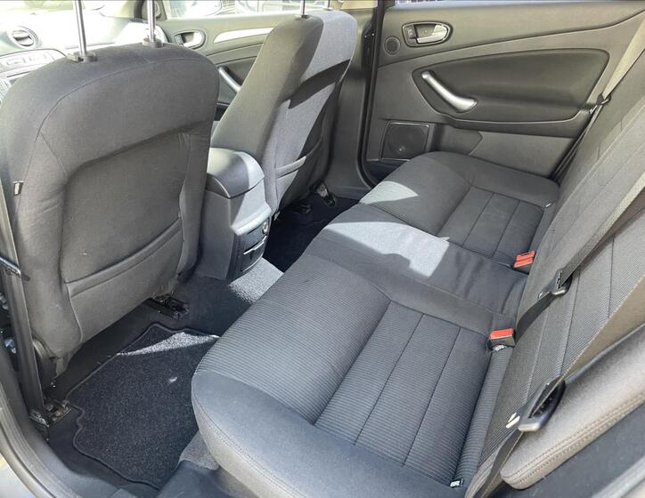 Ford Mondeo 26