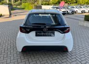 Toyota Yaris 5