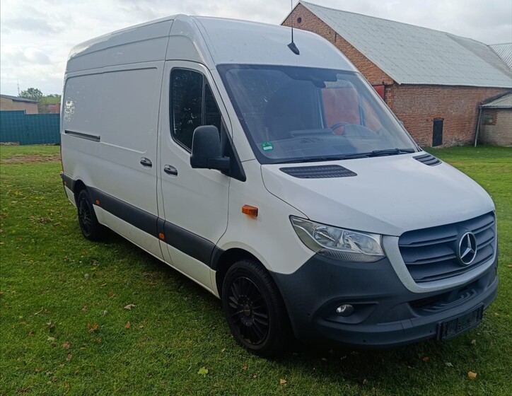 Mercedes-Benz Sprinter 8