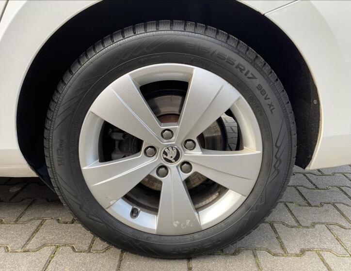 Škoda Superb 40