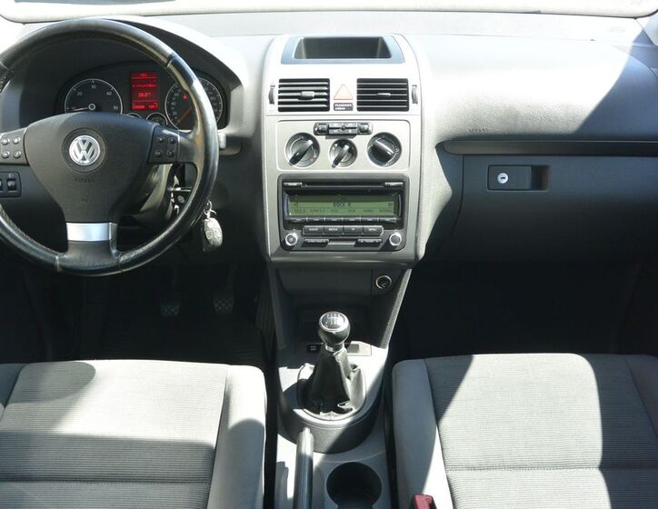 Volkswagen Touran 11