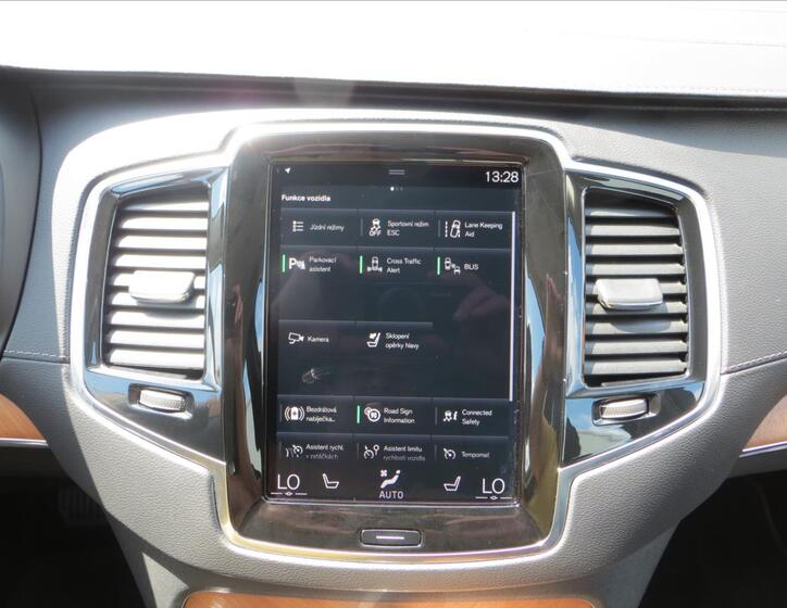 Volvo XC90 17