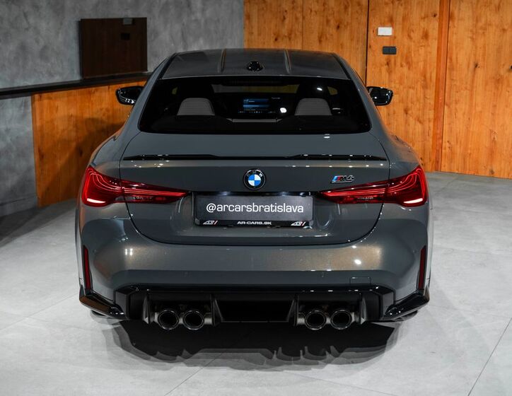 BMW M4 25