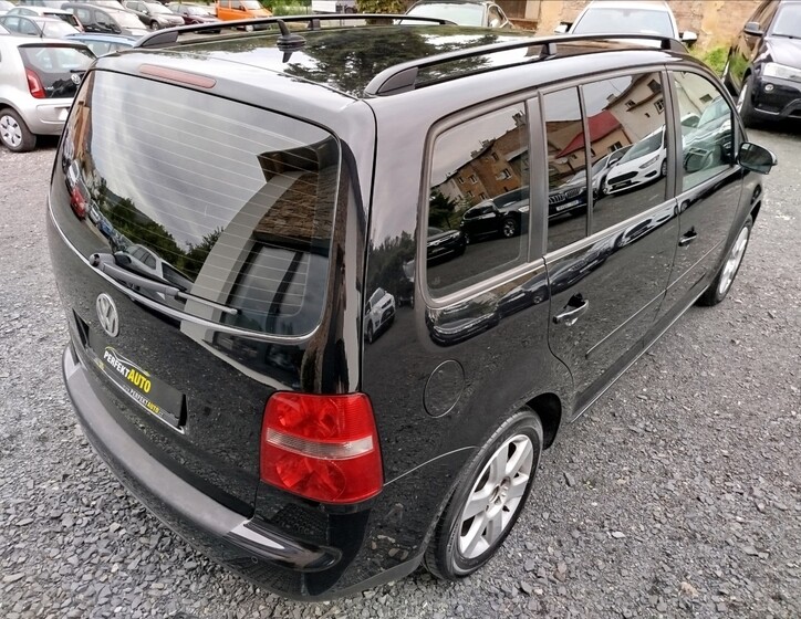 Volkswagen Touran 6