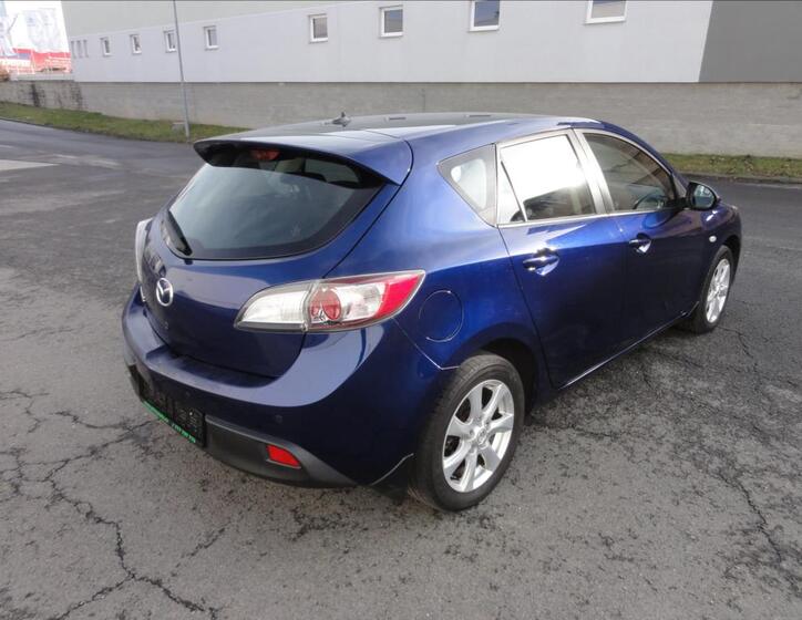 Mazda 3 4