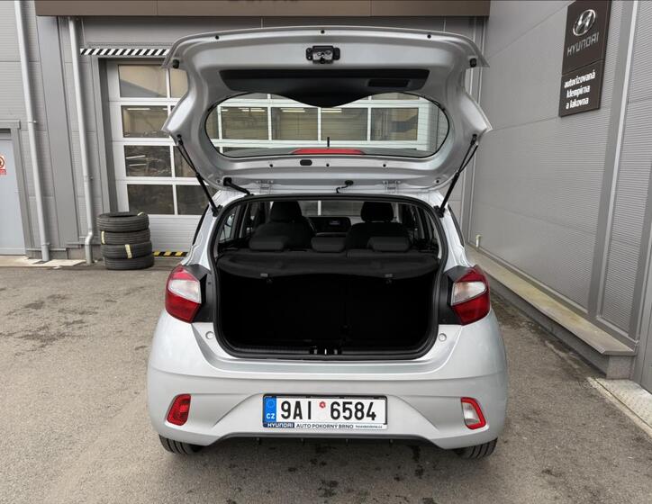 Hyundai i10 15