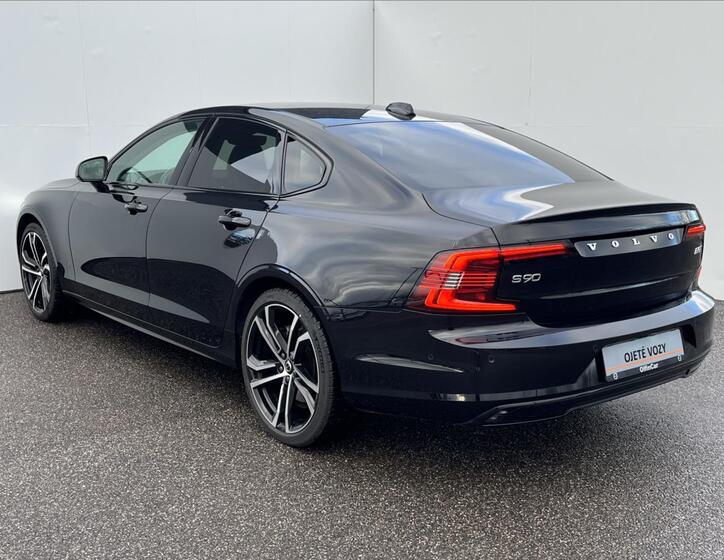 Volvo S90 9