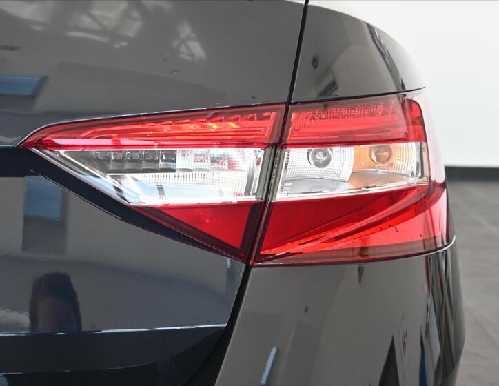 Škoda Superb 32