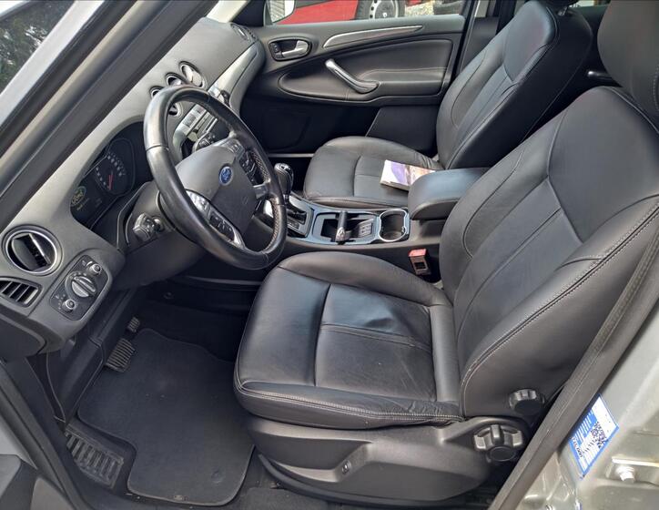 Ford S-MAX 11