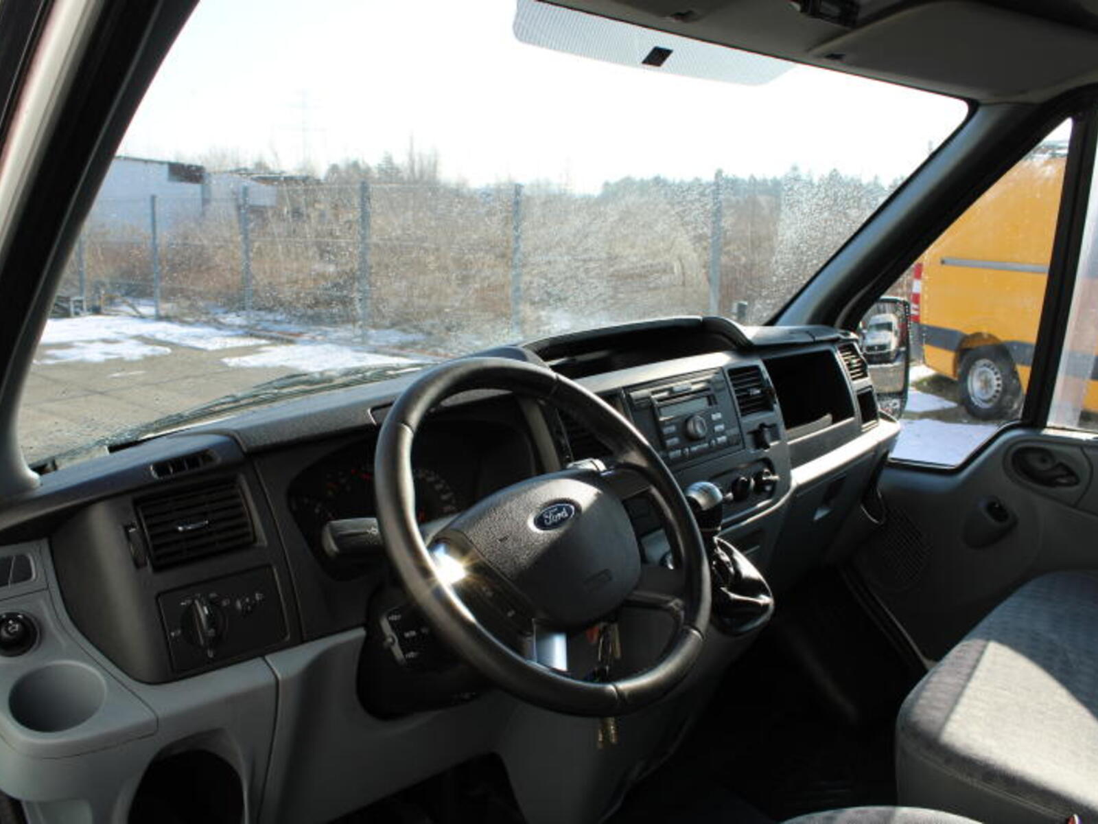 Ford Transit 9
