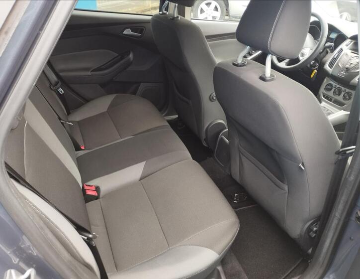 Ford Focus 13