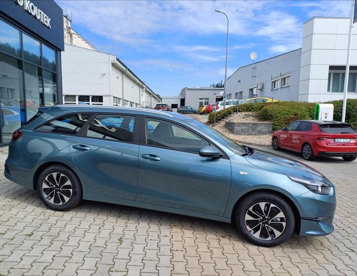 KIA Ceed 4