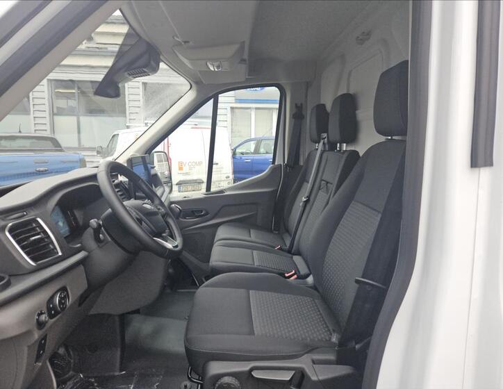 Ford Transit 9