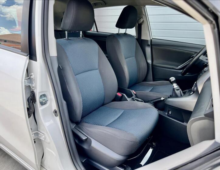 Toyota Verso 18