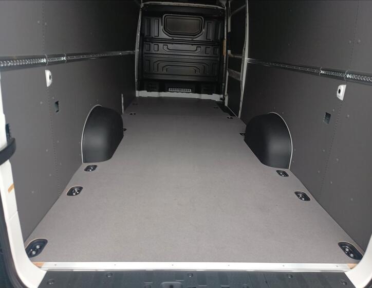Volkswagen Crafter 8