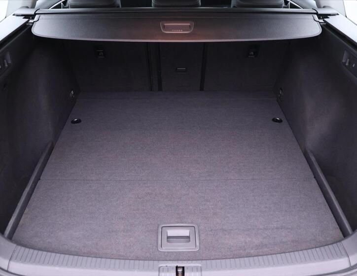 Volkswagen Golf 10
