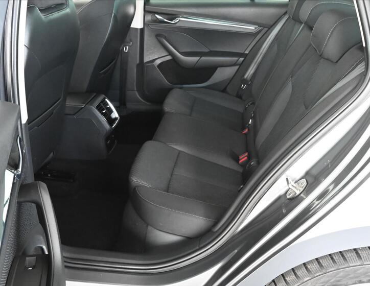 Škoda Octavia 10