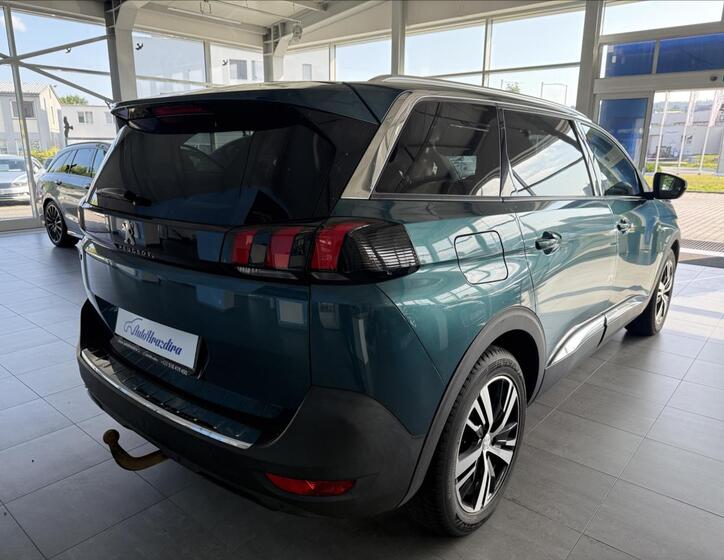 Peugeot 5008 6