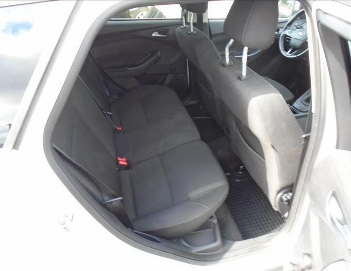 Ford Focus 10