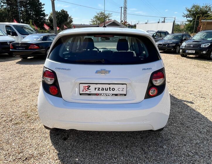 Chevrolet Aveo 4