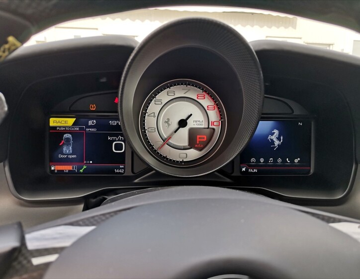Ferrari F8 25