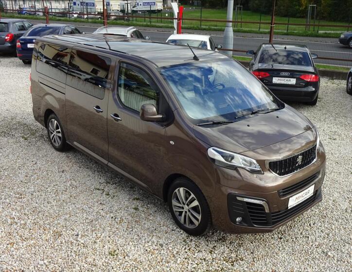 Peugeot Traveller 1