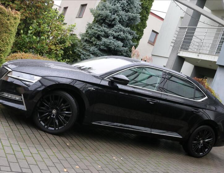 Škoda Superb 9