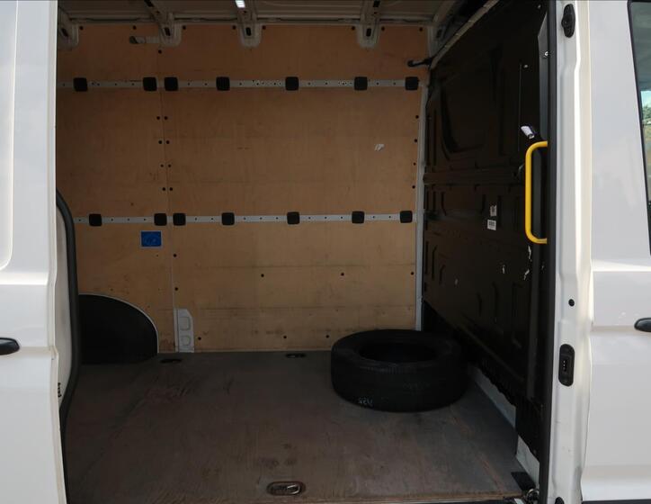 Volkswagen Crafter 18